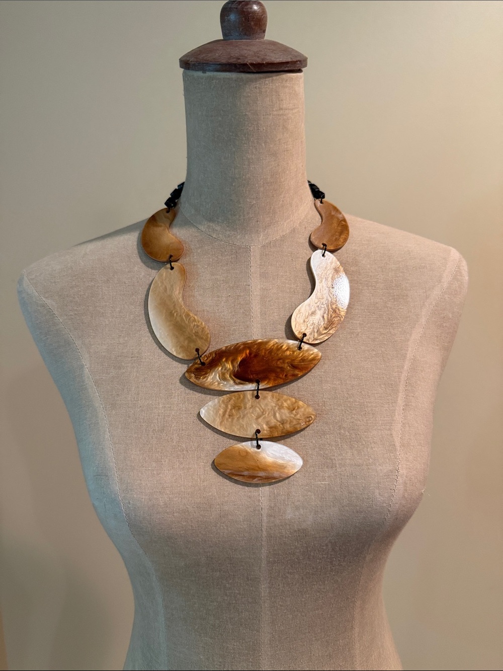 Vintage Erica Lyons EL Statement Necklace – Faux Horn Resin Organic Bib Necklace